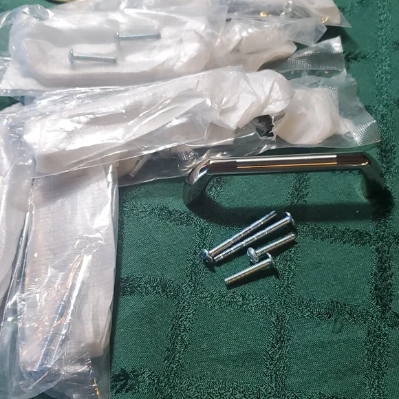 SET of 10, 4.25" Cabinet pulls/drawer handles - Picture 5 of 5